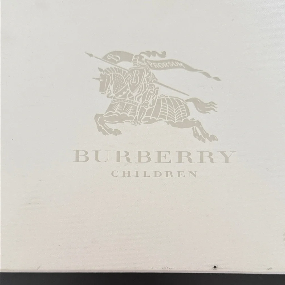 Burberry Children Cream Gift Box - Picture 1 of 6